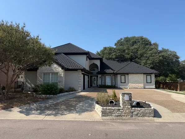 8517 Woodlake Cir, Fort Worth, TX 76179