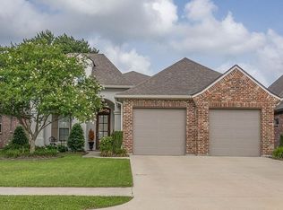 301 Channel Dr, Broussard, LA 70518