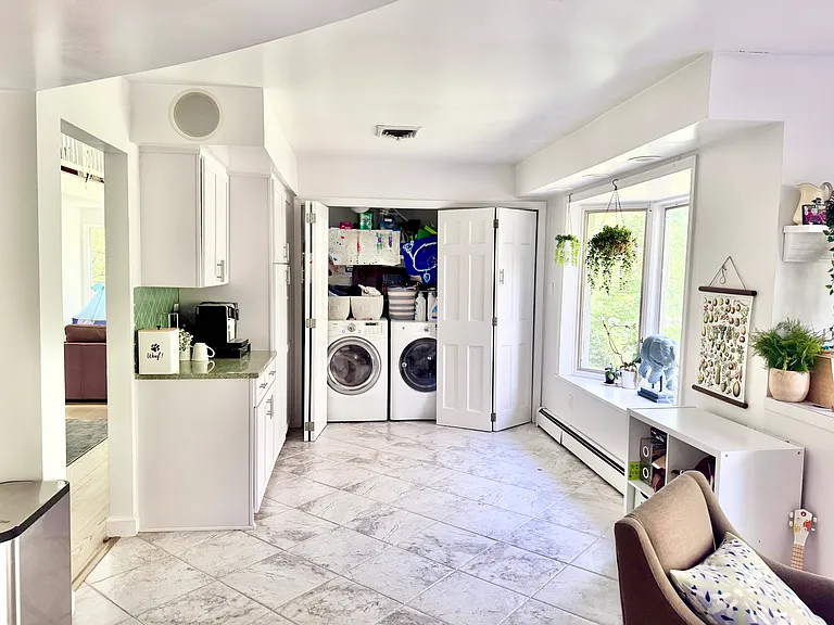 1430 Carrington Ln — Photo 34