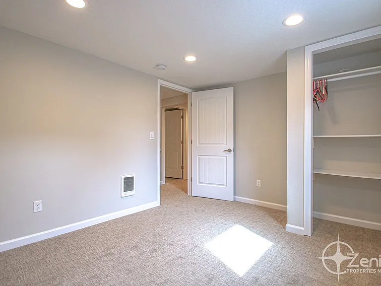 1601 Esther St #1601 — Photo 16