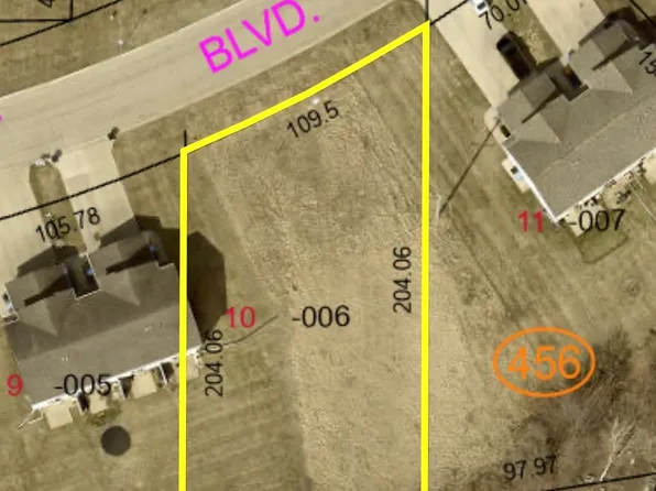 10 Sunset Blvd, Oglesby, IL 61348