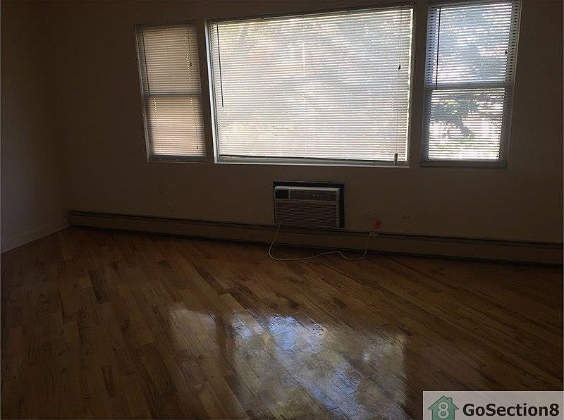 2nd image of 7246 S Phillips Ave #3