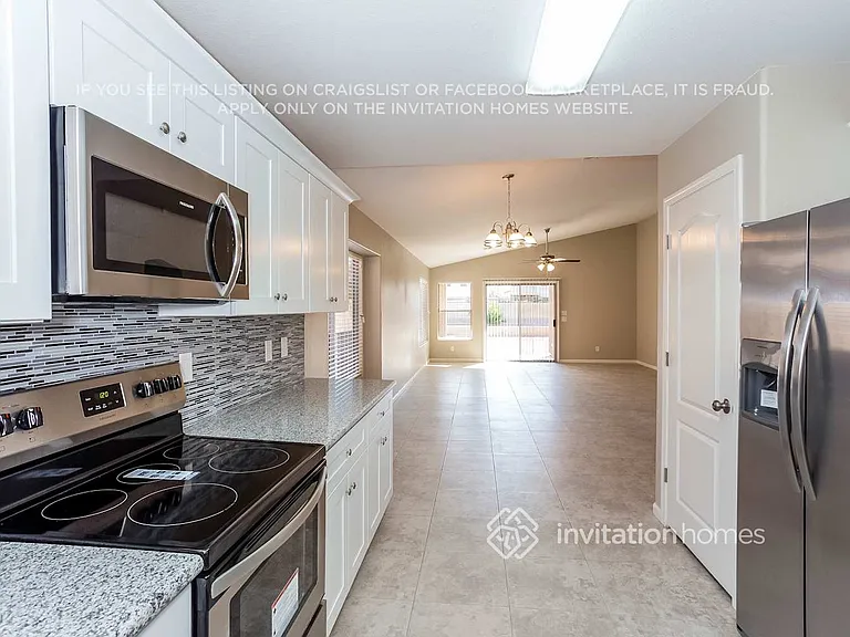 883 E Lovegrass Dr — Photo 6