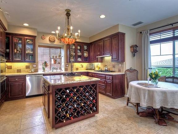 KITCHEN OFF FAMILY ROOM