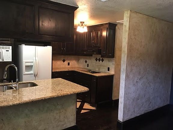 2nd image of 815 Odell St