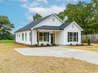 307 W Old Rd, Lillington, NC 27546