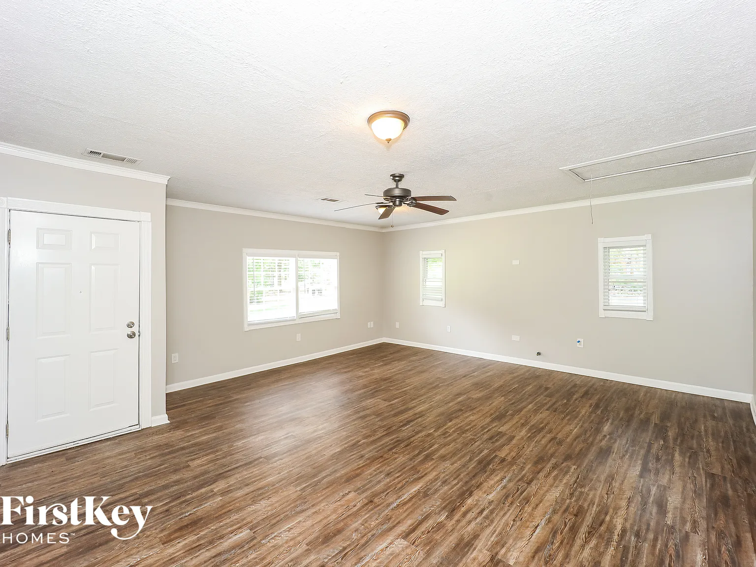 3 bed, 2.5 bath, 1680 sqft, $2,005 — Photo 3
