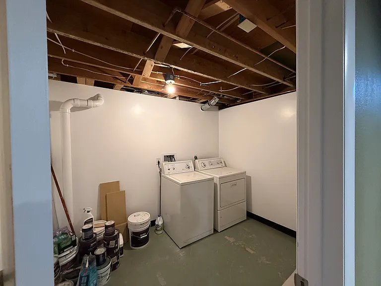 1916 Springfield Dr — Photo 18