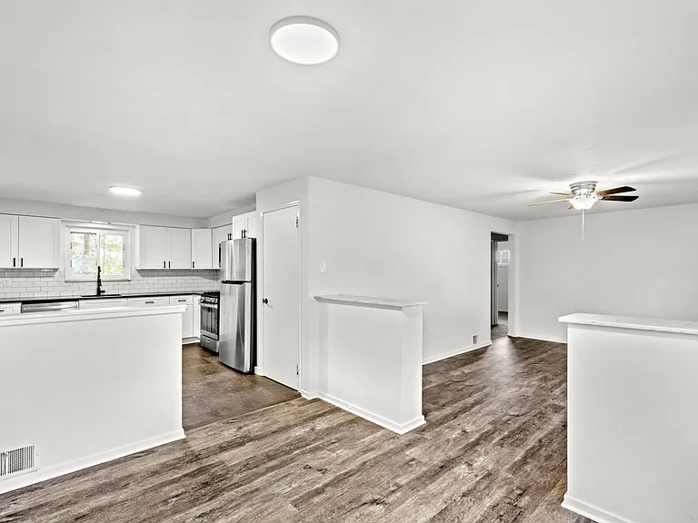 2618 Poinsettia Dr — Photo 5