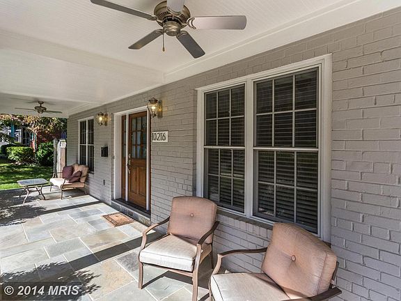 3rd image of 10216 Parkwood Dr