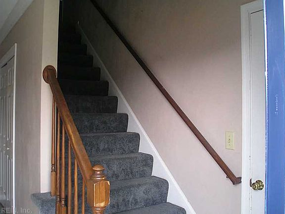 3rd image of 6009 Glen View Dr