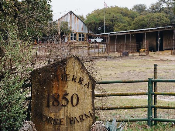 4th image of 1850 W Ranch Road 337