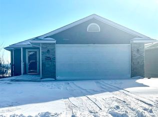 3401 Fox Ridge Ave, Norfolk, NE 68701