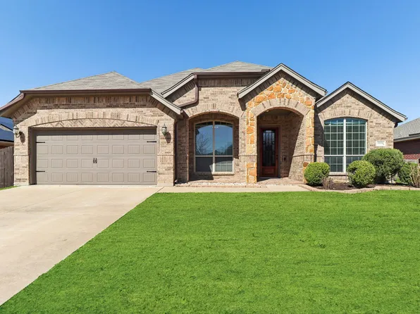 11124 Silver Horn Dr, Fort Worth, TX 76108