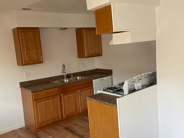100 W Caldwell Ave #37 — Photo 9