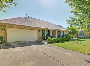 8027 S Lakewood Ave, Tulsa, OK 74136