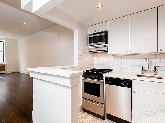 3rd image of 27 W 16th St APT 4E