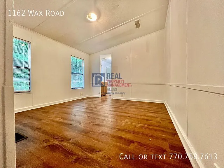 1162 Wax Rd SE — Photo 6