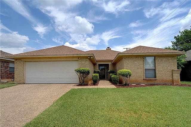 1st image of 3432 Willowbrook Dr