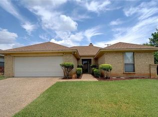 3432 Willowbrook Dr, Fort Worth, TX 76133