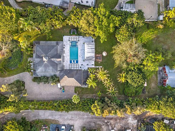 5th image of 6402 SW 185th Way