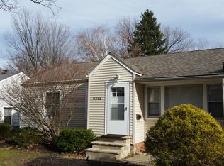 8303 Westmoor Rd, Mentor, OH 44060