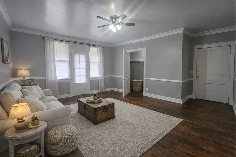 Overton Place — Photo 3