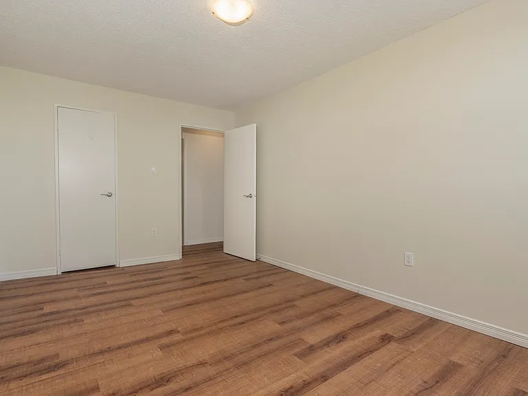 511 7th Ave — Photo 19