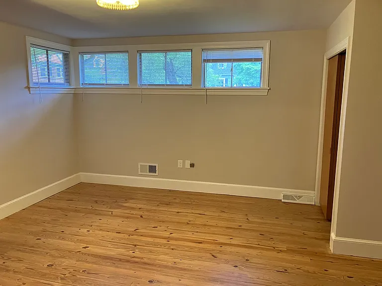 122 W Scanlon St — Photo 25
