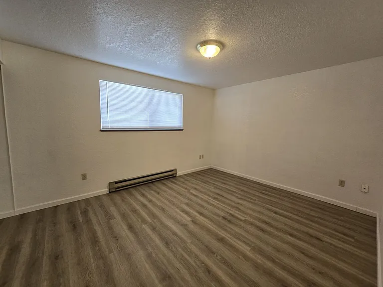 2469 NE Kerr St #6 — Photo 5