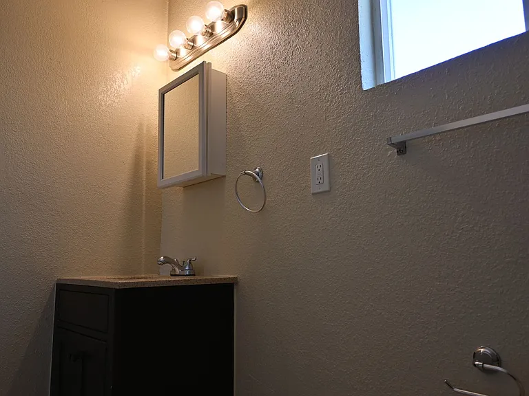 320 N 16th St #1 — Photo 21