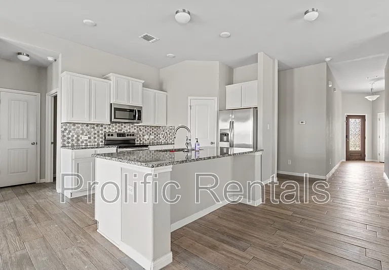 6117 Verde Dr — Photo 10