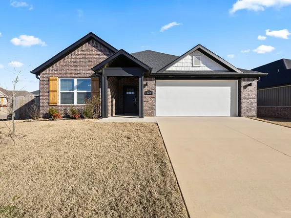 624 S Benchmark Ln, Fayetteville, AR 72704
