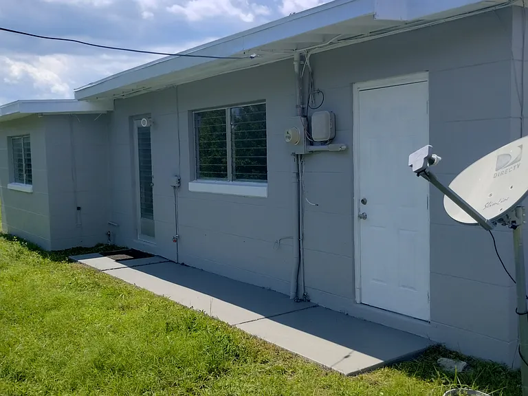 21447 Mallory Ave — Photo 2