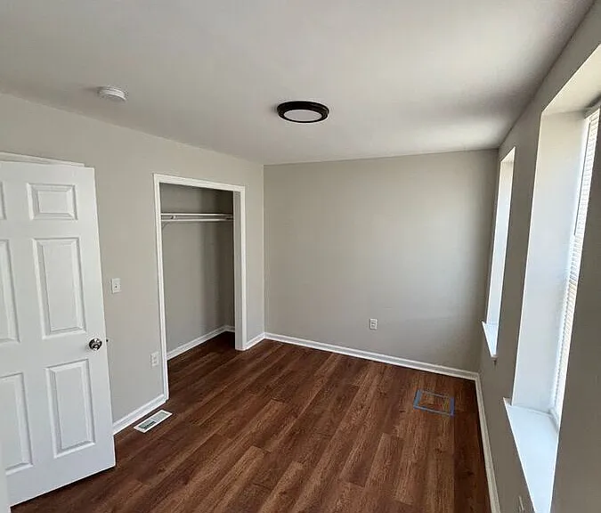 5301 Maple Ave — Photo 3