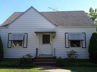 21218 Raymond St, Maple Heights, OH 44137