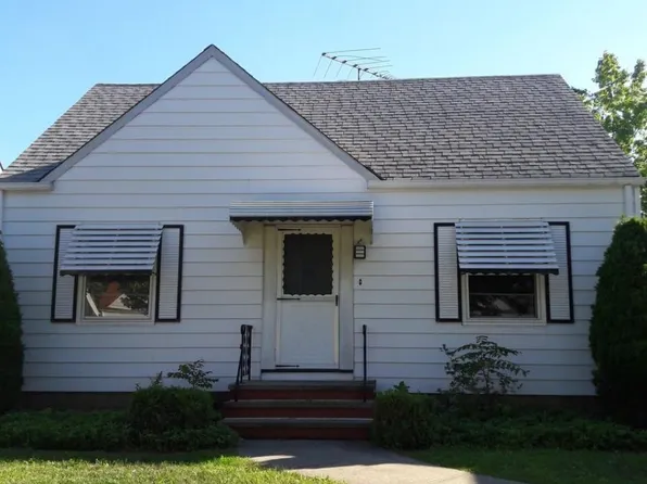 21218 Raymond St, Maple Heights, OH 44137