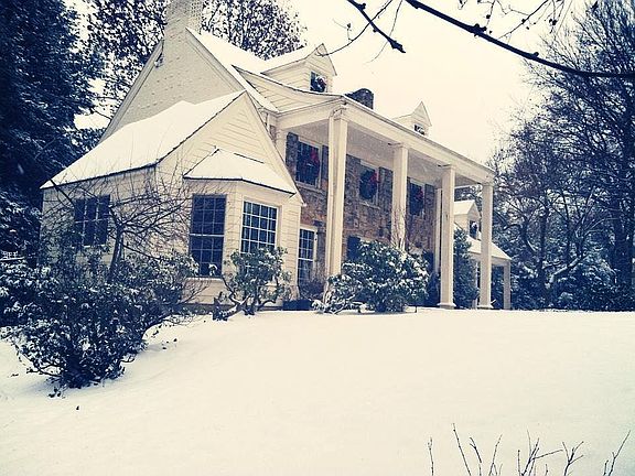2nd image of 1136 Parkview Dr