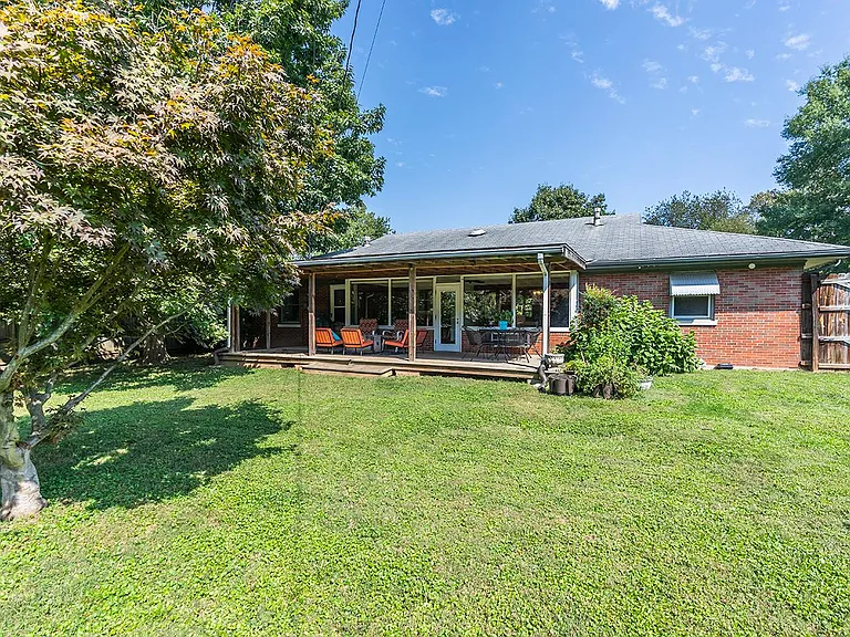 520 Albany Rd — Photo 25