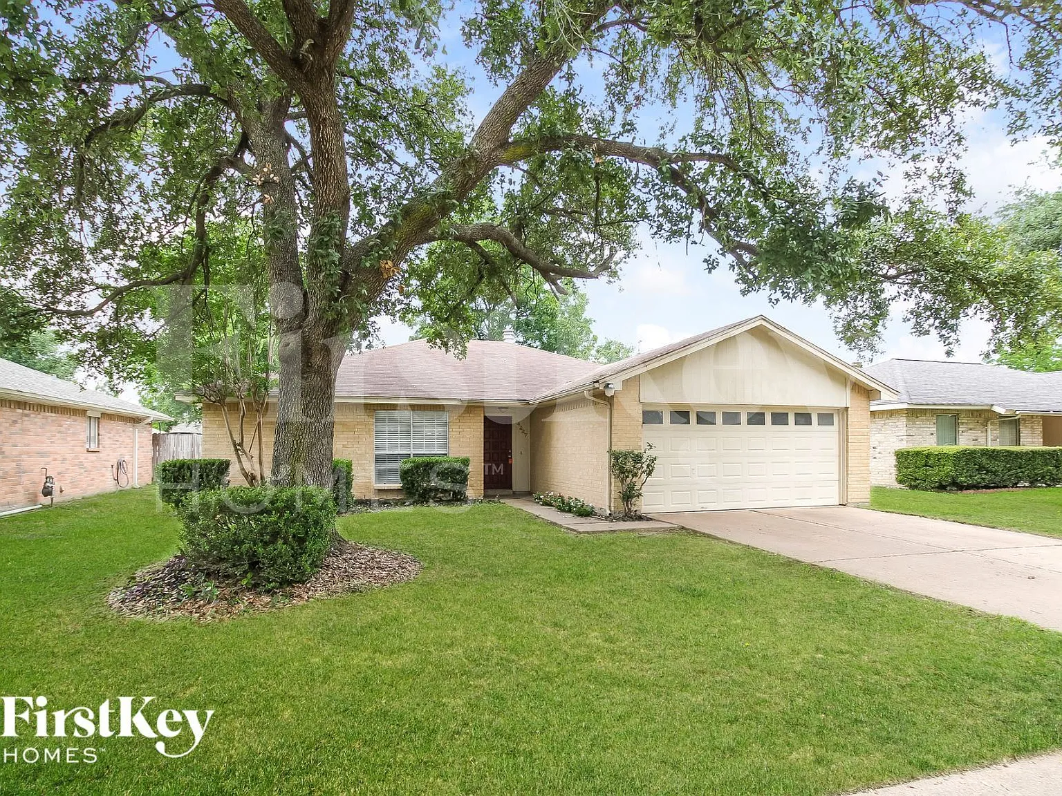 3 bed, 2.0 bath, 1350 sqft, $1,865 — Photo 2