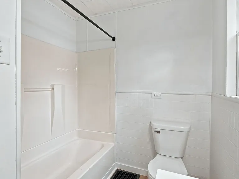 3034 Abbott St — Photo 18