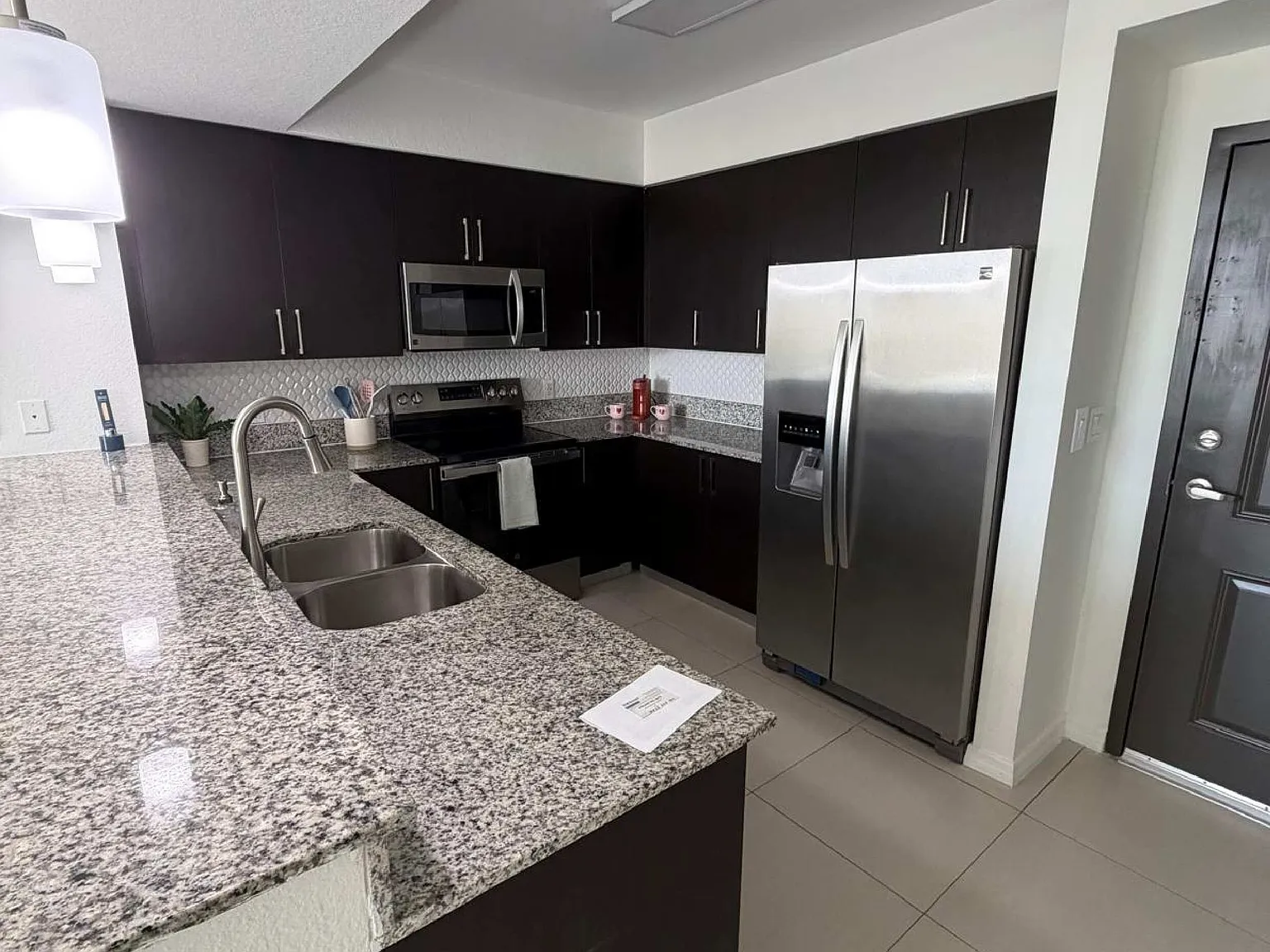 2 bed, 2.0 bath, 899 sqft, $2,626 — Photo 1