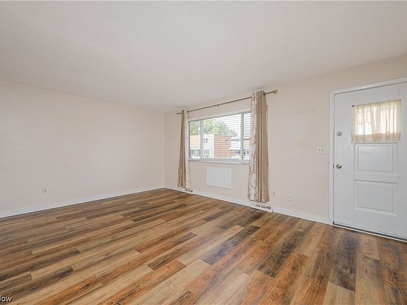 4th image of 2472 Warren Pkwy APT 2