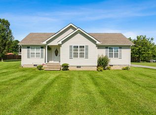 381 Stevens Cir, Lafayette, TN 37083