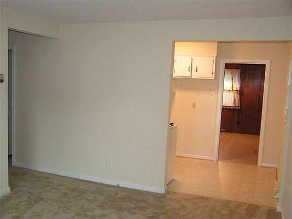 4th image of 642 Waukesha Ave