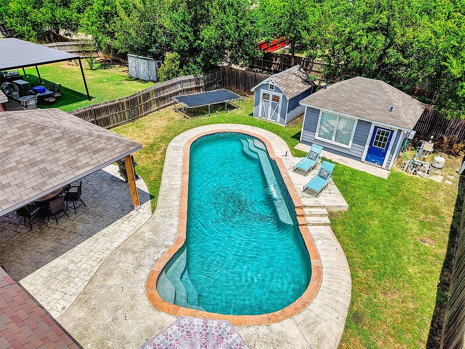 1st image of 403 Creek Point Ln