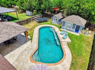 403 Creek Point Ln, Arlington, TX 76002