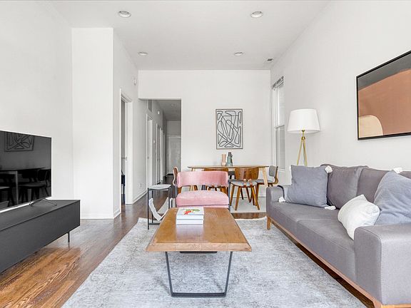 4th image of 3241 N Southport Ave #1