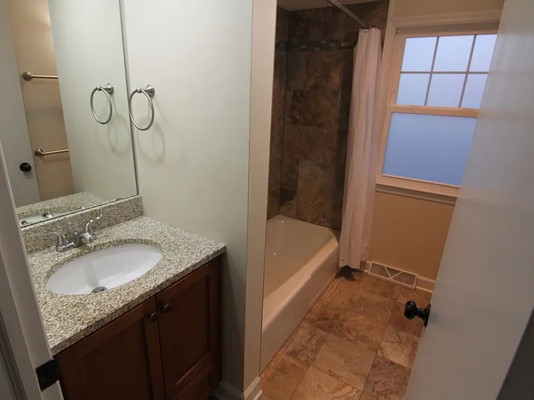 853 Thackeray Trl — Photo 10
