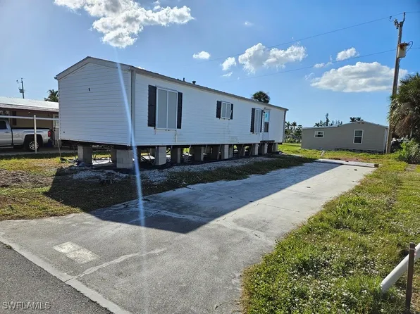 7221 Drum Dr, Saint James City, FL 33956